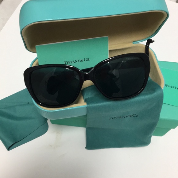 ❌SOLD ❌NEW TIFFANY&CO CAT-EYE SUNGLASSES 🕶 - Picture 4 of 8